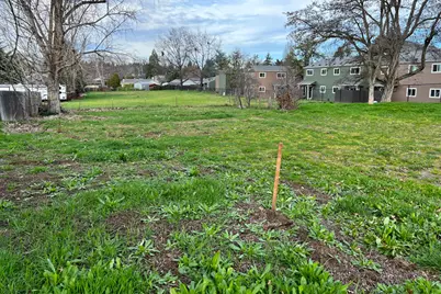 2549 E Barnett Road, Medford, OR 97504 - Photo 12