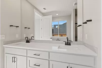 1135 Pumpkin Ridge Drive #319, Eagle Point, OR 97524 - Photo 16