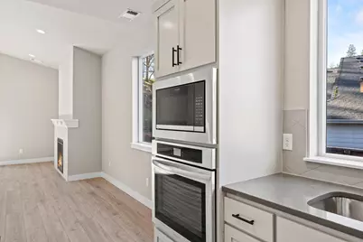 1129 Pumpkin Ridge Drive #319, Eagle Point, OR 97524 - Photo 8