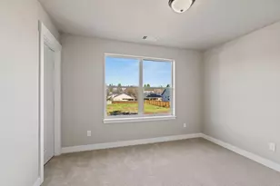 1135 Pumpkin Ridge Dr, Eagle Point, OR 97524 - Photo 30