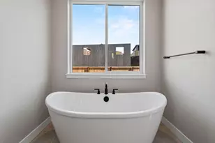 1135 Pumpkin Ridge Dr, Eagle Point, OR 97524 - Photo 16