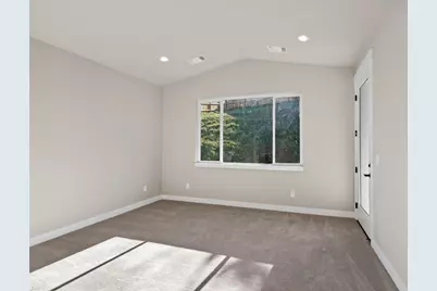 1135 Pumpkin Ridge Drive #319, Eagle Point, OR 97524 - Photo 14