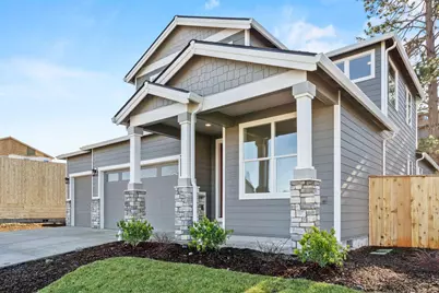 1129 Pumpkin Ridge Drive #319, Eagle Point, OR 97524 - Photo 2