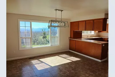 1360 W Linn Road, Eagle Point, OR 97524 - Photo 12