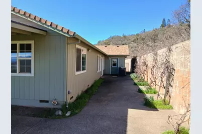 1360 W Linn Road, Eagle Point, OR 97524 - Photo 4