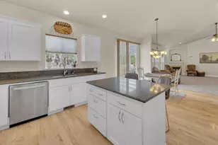 4013 SW Tommy Armour Ln, Redmond, OR 97756 - Photo 10