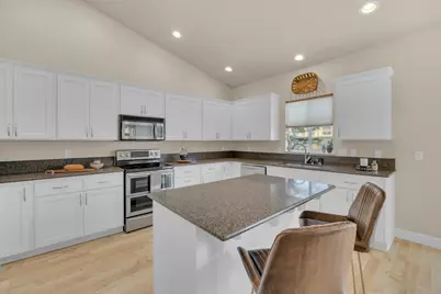 4013 SW Tommy Armour Lane, Redmond, OR 97756 - Photo 12