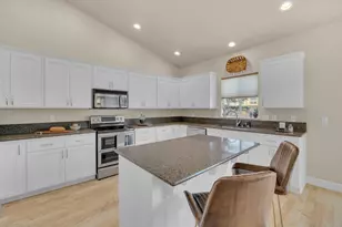 4013 SW Tommy Armour Ln, Redmond, OR 97756 - Photo 12