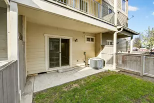 221 Cherry Bark Ln, Medford, OR 97501 - Photo 10