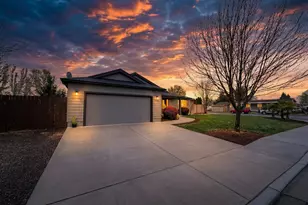 7908 Timberline Rd, White City, OR 97503 - Photo 2