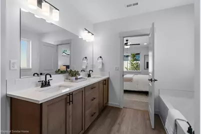 3085 Mt Thielsen Drive #64, Medford, OR 97504 - Photo 12