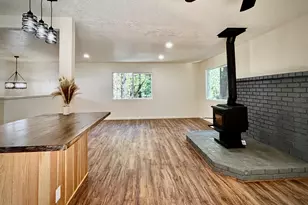 5125 Hugo Rd, Grants Pass, OR 97526 - Photo 12
