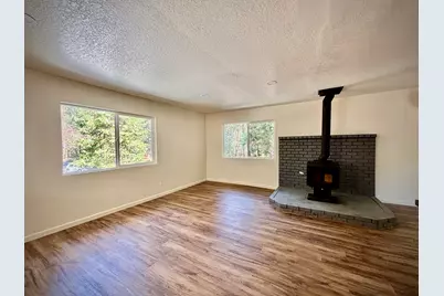 5125 Hugo Road, Grants Pass, OR 97526 - Photo 8