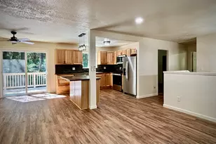 5125 Hugo Rd, Grants Pass, OR 97526 - Photo 8