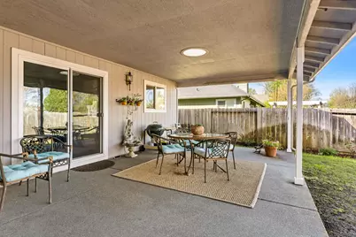 1206 Devonshire Way, Grants Pass, OR 97527 - Photo 20