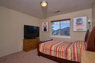 3240 Dearborn Ln, Medford, OR 97504 - Photo 22