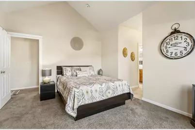 2566 NE Keats Drive, Bend, OR 97701 - Photo 24