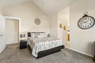 2566 NE Keats Dr, Bend, OR 97701 - Photo 24