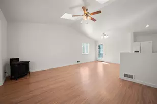 1699 NE Sonya Ct, Bend, OR 97701 - Photo 2