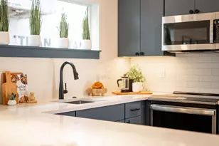 1401 NE 10th St, Bend, OR 97701 - Photo 2