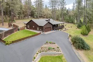 4728 E Evans Creek Rd, Rogue River, OR 97537 - Photo 1