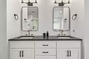 19056 NW Mount Shasta Dr, Bend, OR 97703 - Photo 20