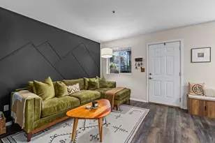 1015 SE 4th St, Bend, OR 97702 - Photo 8