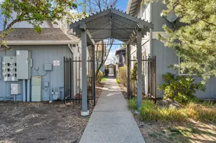 1015 SE 4th St, Bend, OR 97702 - Photo 2