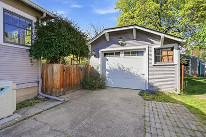 821 Minnesota Avenue, Medford, OR 97504 - Photo 6