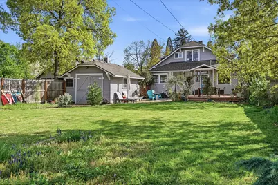 821 Minnesota Avenue, Medford, OR 97504 - Photo 40