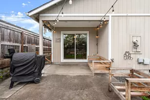 962 Crest Dr, Central Point, OR 97502 - Photo 20