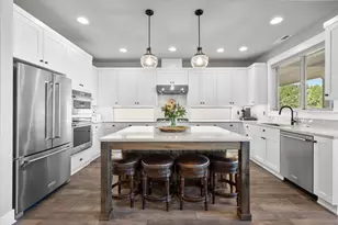 2704 NW Fairway Heights Dr, Bend, OR 97703 - Photo 16