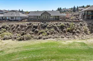 2704 NW Fairway Heights Dr, Bend, OR 97703 - Photo 64