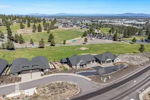 2704 NW Fairway Heights Dr, Bend, OR 97703 - Photo 58