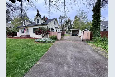 736 NW 3rd Street, Grants Pass, OR 97526 - Photo 10