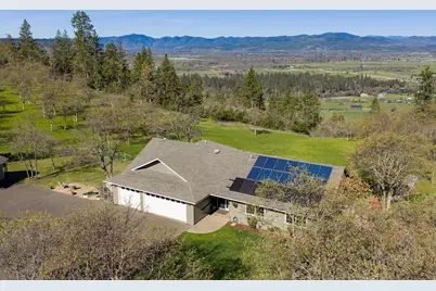 200 Mount Castle Drive, Eagle Point, OR 97524 - Photo 8