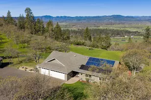 200 Mt Castle Dr, Eagle Point, OR 97524 - Photo 8