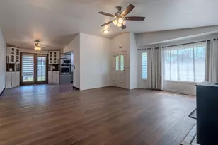 3285 Blackthorn Way, Medford, OR 97504 - Photo 6