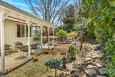 1057 Oak Knoll Drive, Ashland, OR 97520 - Photo 12