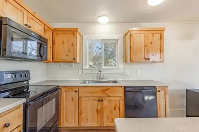 342 SE 7th Street, Madras, OR 97741 - Photo 4