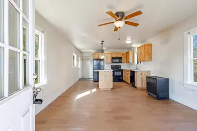 342 SE 7th Street, Madras, OR 97741 - Photo 2