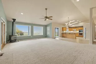 12445 Hwy 140 E, Klamath Falls, OR 97603 - Photo 16
