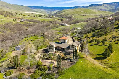 988 Dead Indian Memorial Road, Ashland, OR 97520 - Photo 124