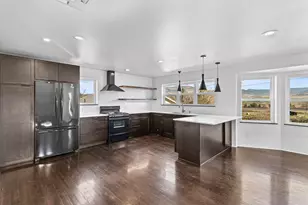 593 Crowson Rd, Ashland, OR 97520 - Photo 6