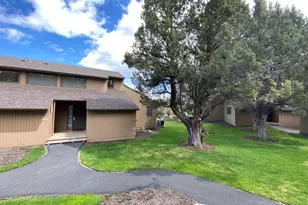 1990 Redtail Hawk Dr, Redmond, OR 97756 - Photo 1