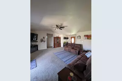 5556 State Street, Klamath Falls, OR 97603 - Photo 4