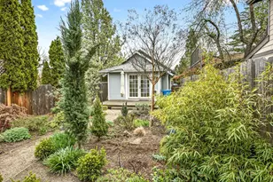 131 4th St, Ashland, OR 97520 - Photo 8