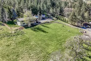 4131 W Griffin Creek Rd, Medford, OR 97501 - Photo 2