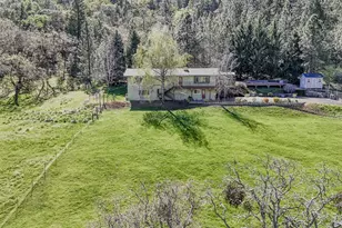 4131 W Griffin Creek Rd, Medford, OR 97501 - Photo 4