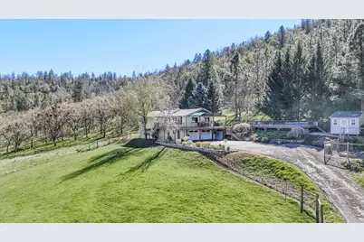 4131 W Griffin Creek Road, Medford, OR 97501 - Photo 1